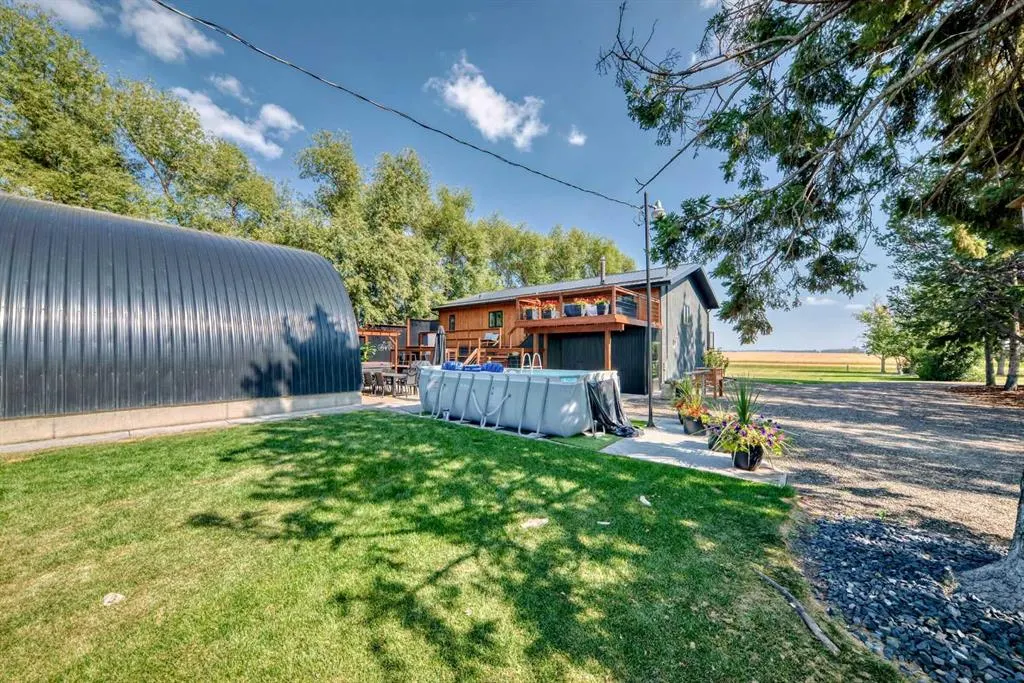 265048 Township Road 432