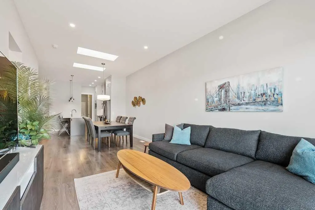 108 Cranbrook Gardens SE