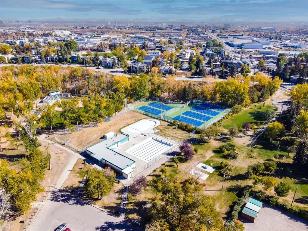 60 38a Avenue SW, #305