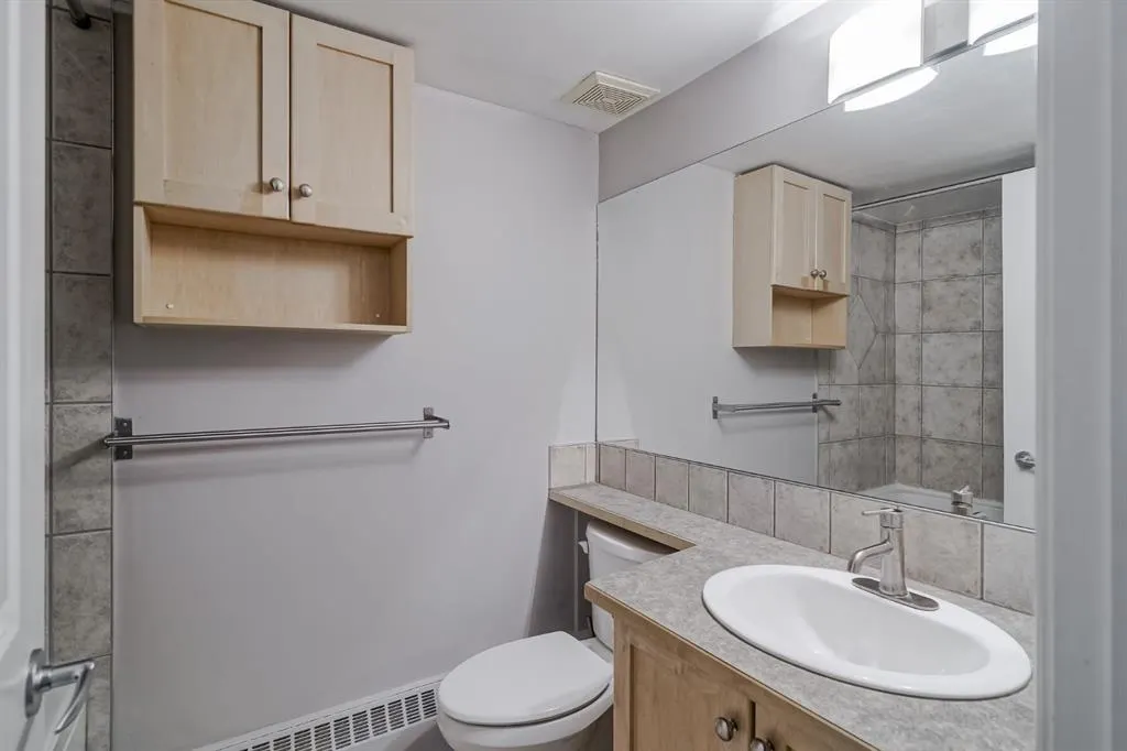 60 38a Avenue SW, #305