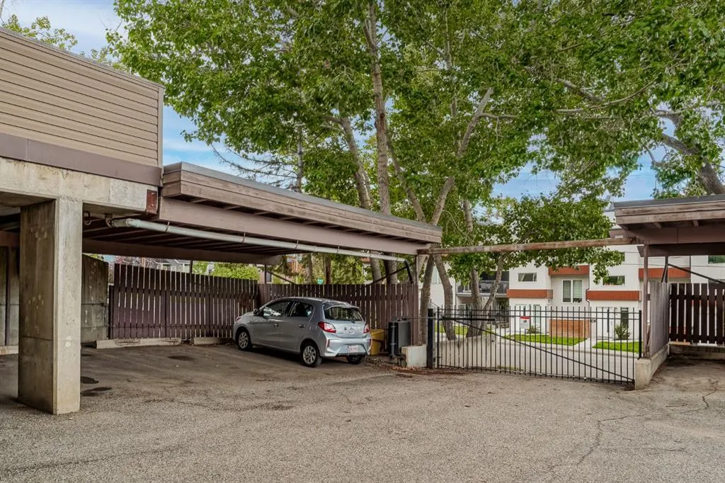 60 38a Avenue SW, #305