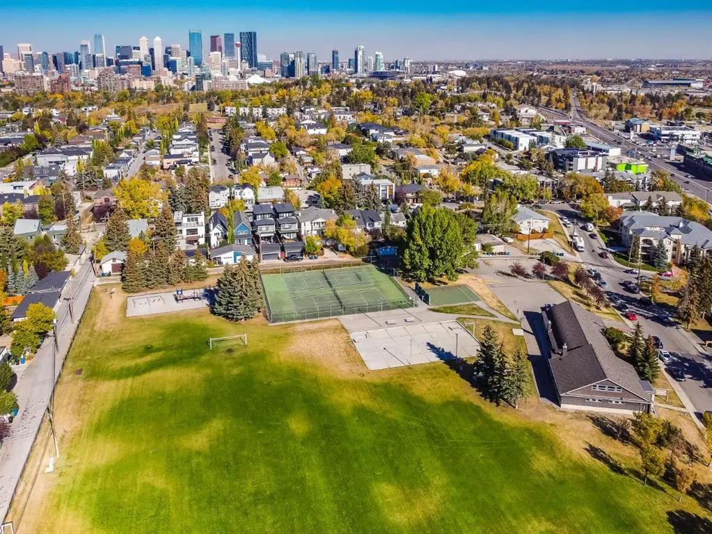 60 38a Avenue SW, #305