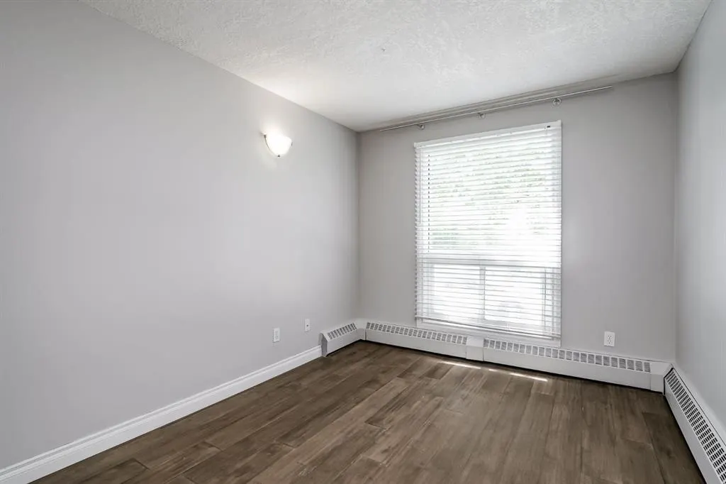60 38a Avenue SW, #305