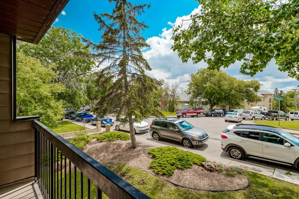 60 38a Avenue SW, #305