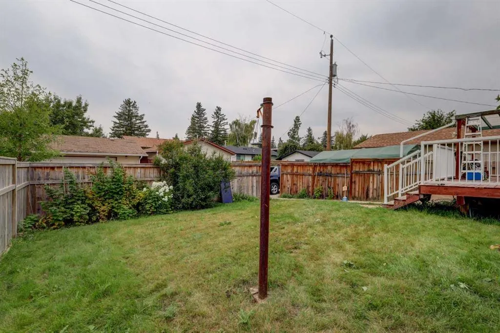 315 Manora Road NE