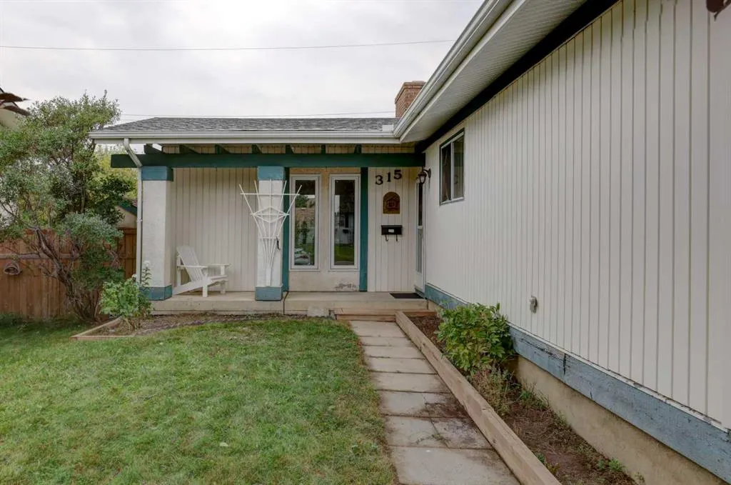 315 Manora Road NE