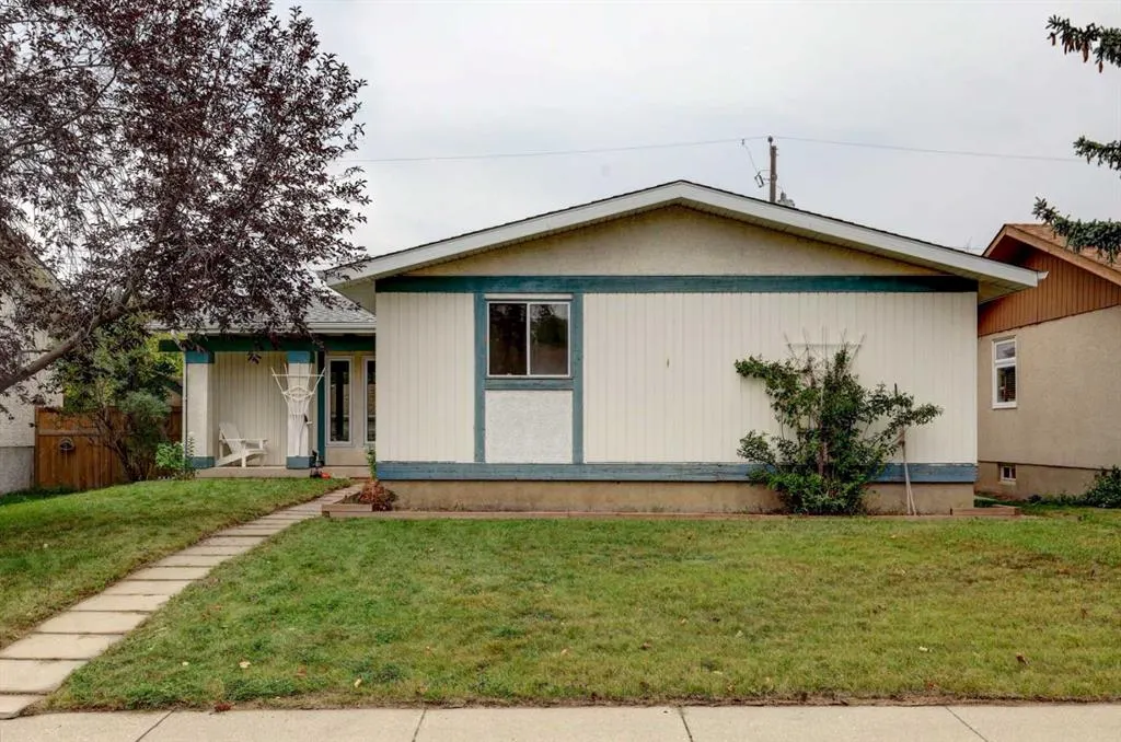 315 Manora Road NE