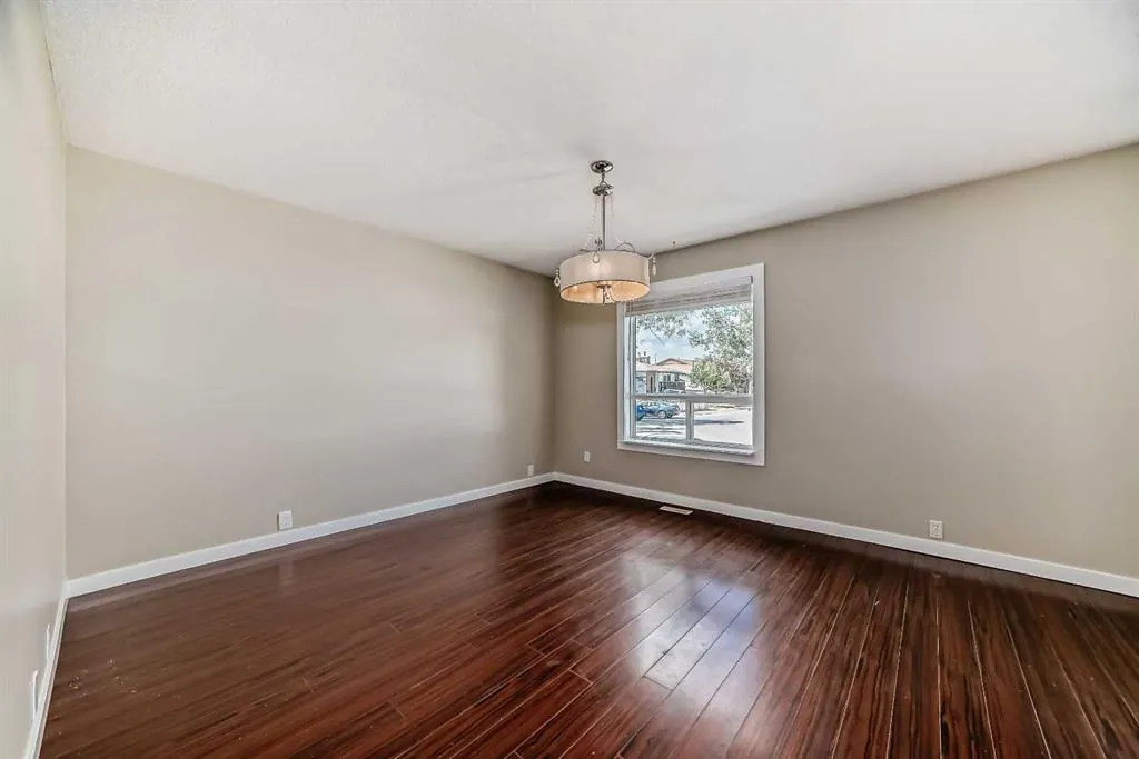 128 Castlebrook Rise