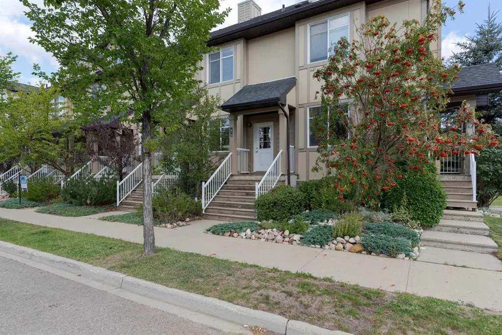 136 Fontaine Crescent, #7