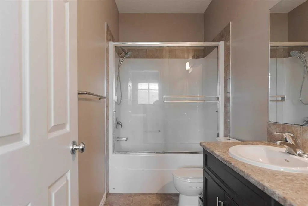 136 Fontaine Crescent, #7