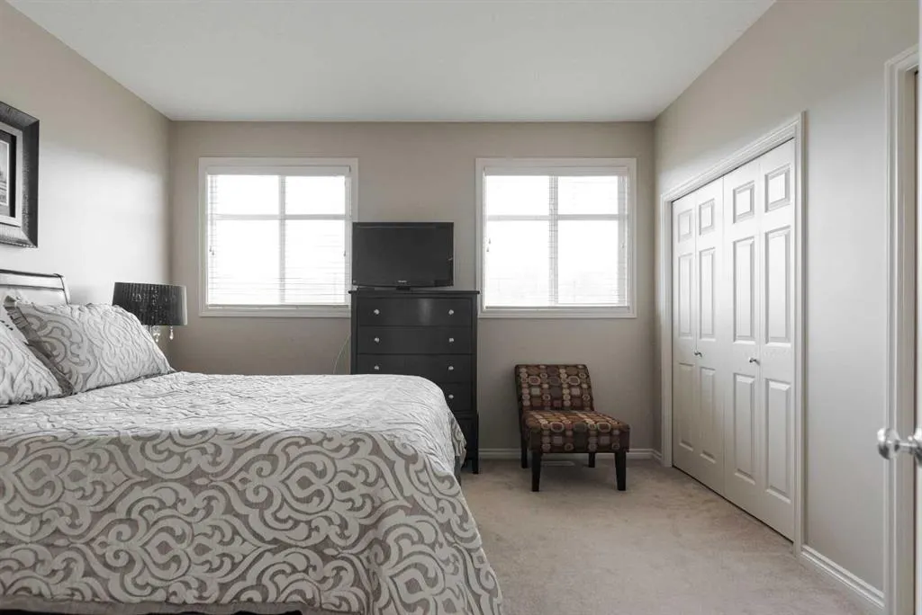 136 Fontaine Crescent, #7
