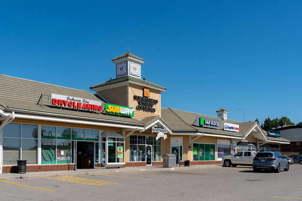 5201 Dalhousie Drive NW, #216