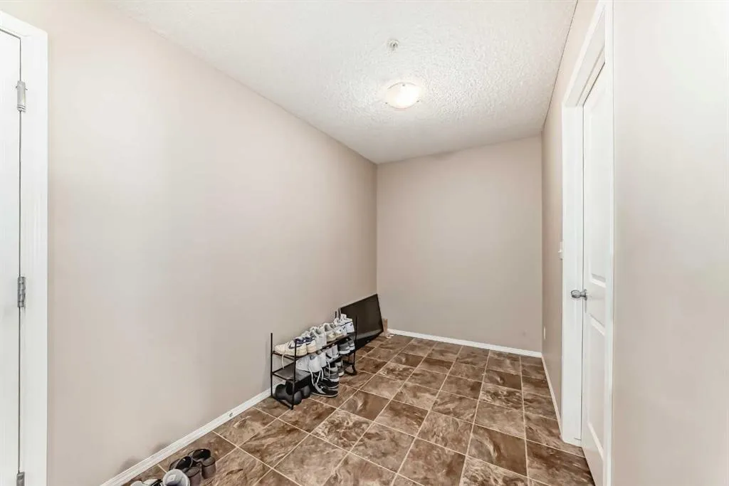 195 Kincora Glen Road NW, #111
