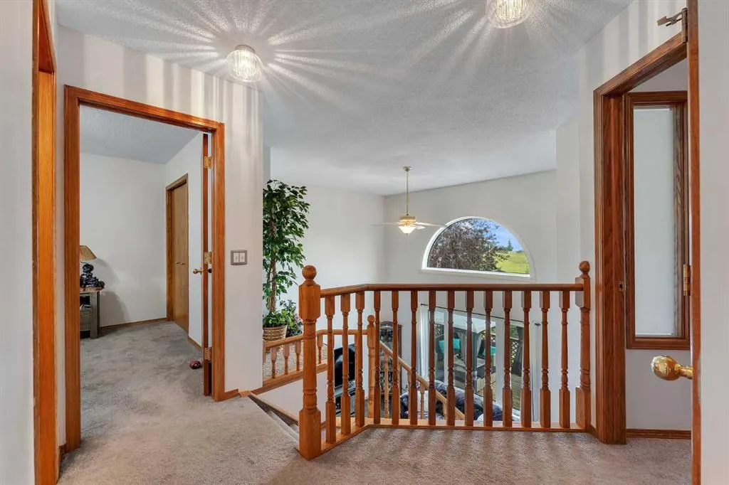 228 Macewan Park View NW