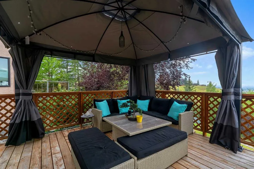 228 Macewan Park View NW