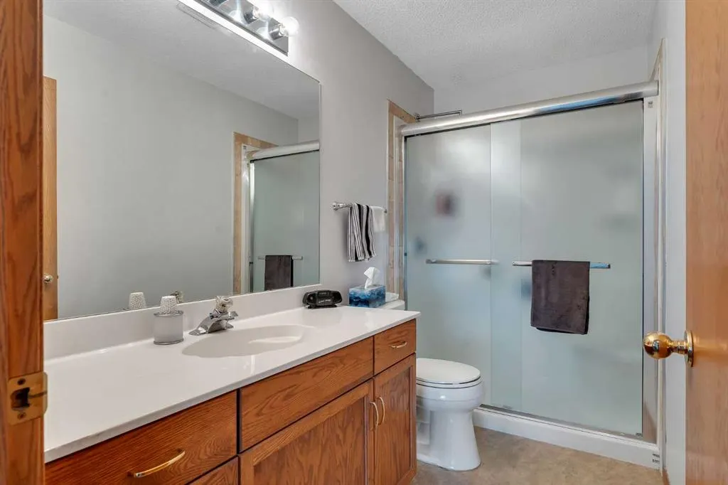 228 Macewan Park View NW