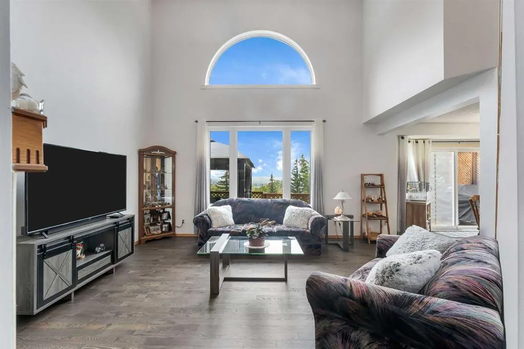 228 Macewan Park View NW