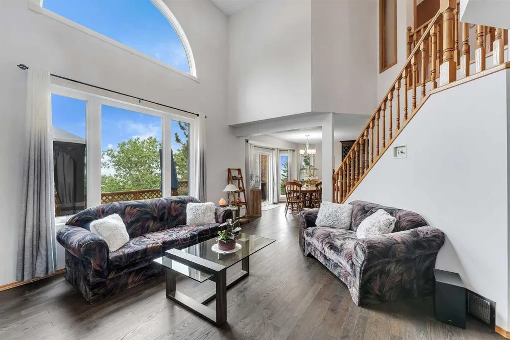 228 Macewan Park View NW