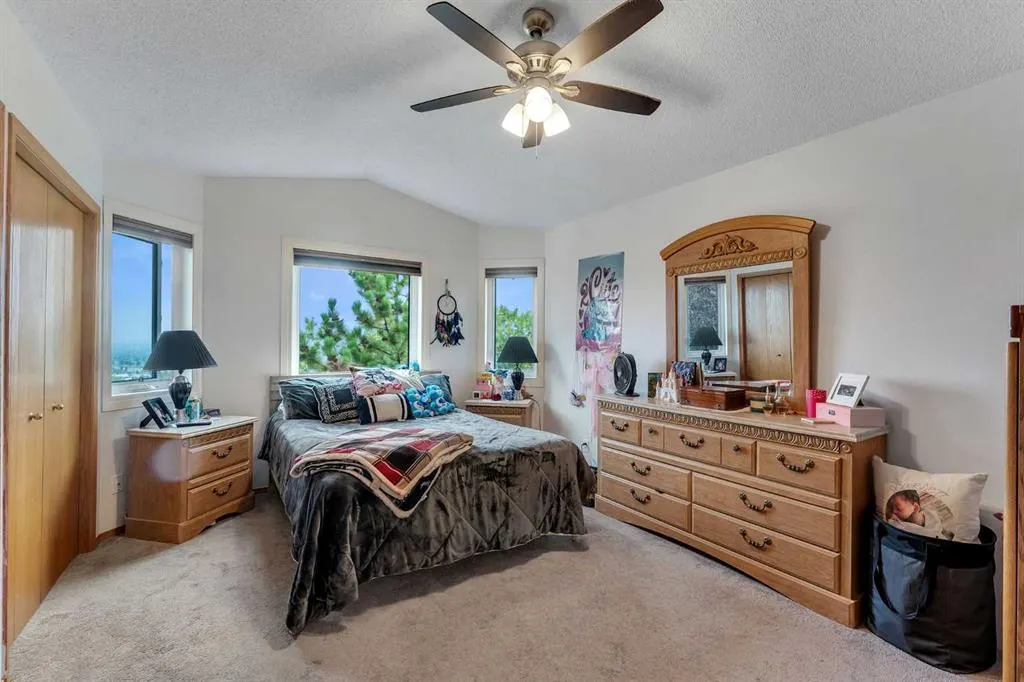 228 Macewan Park View NW