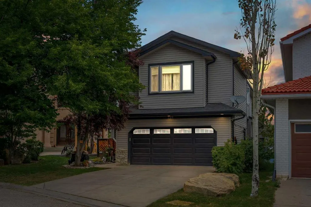 228 Macewan Park View NW
