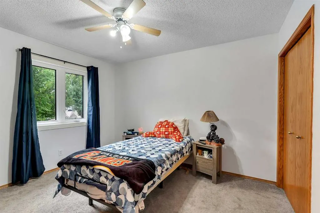 228 Macewan Park View NW