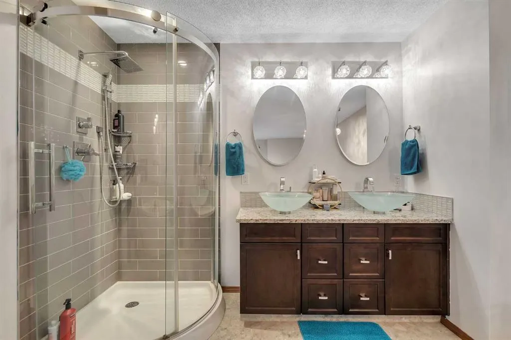 228 Macewan Park View NW
