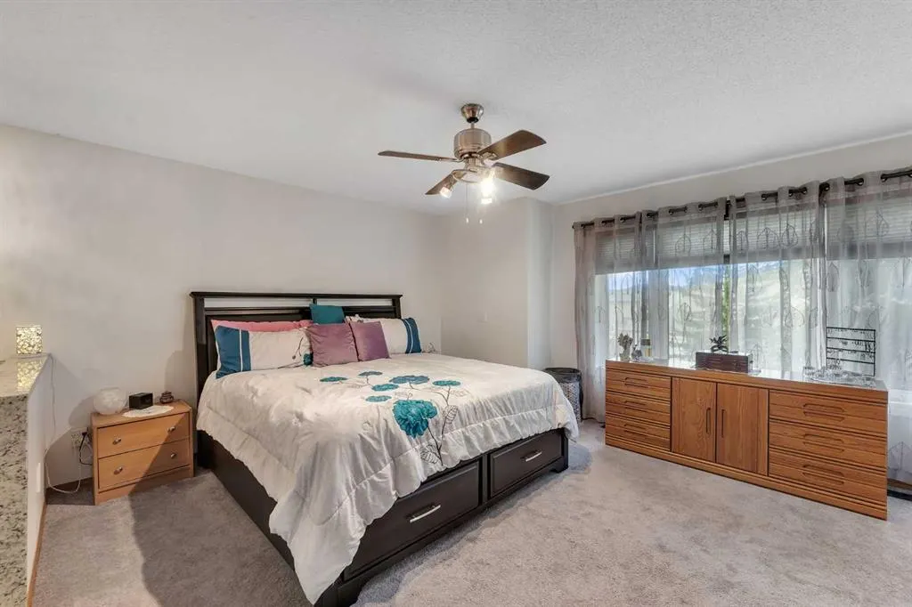 228 Macewan Park View NW