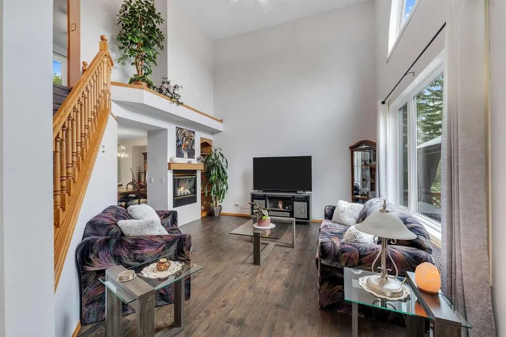228 Macewan Park View NW