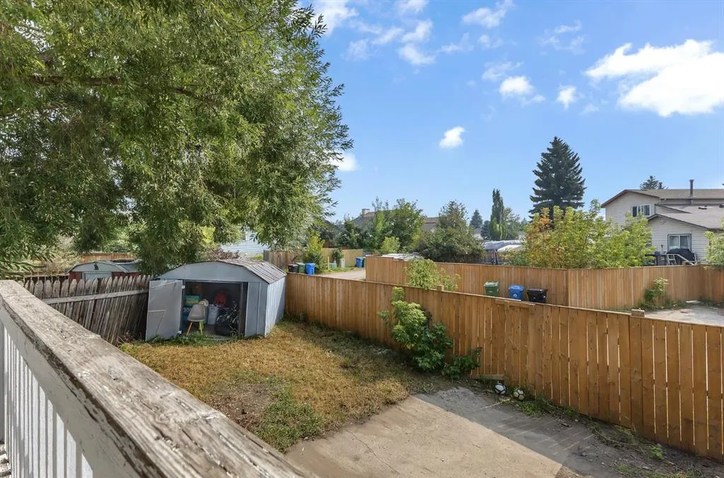 187 Deerview Way SE