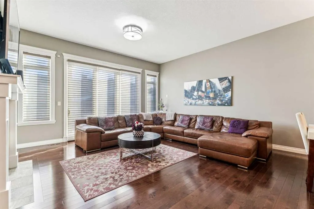 318 Mahogany Manor SE