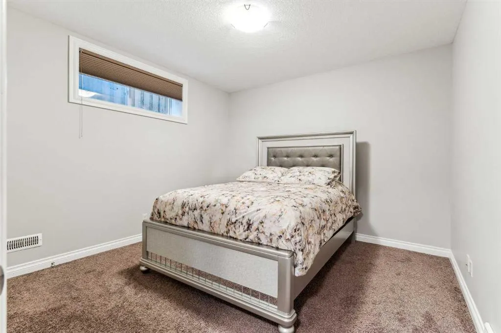 318 Mahogany Manor SE