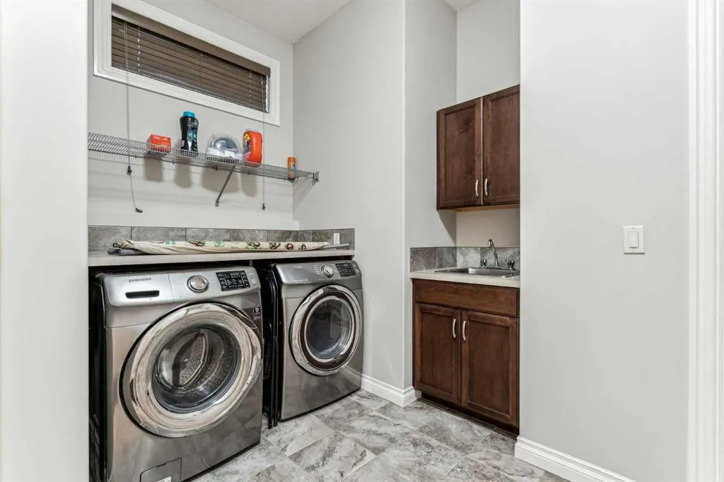 318 Mahogany Manor SE