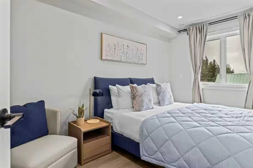 506 Bow Valley Trail, #4