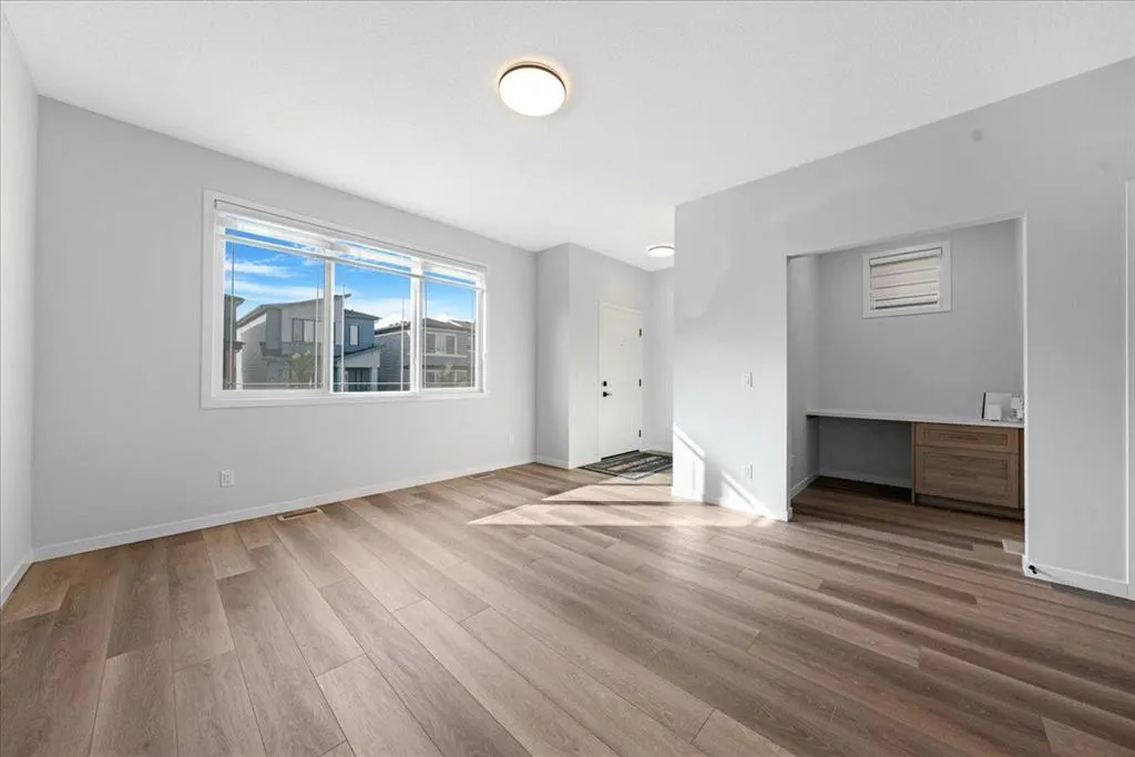 30 Herron Street NE