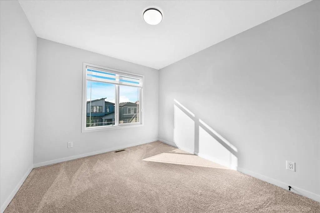30 Herron Street NE
