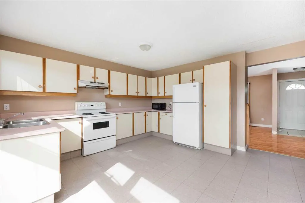 103 Grayling Crescent
