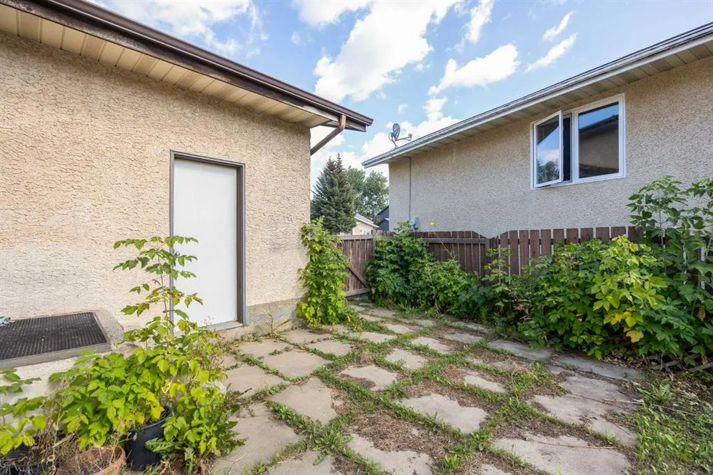 103 Grayling Crescent