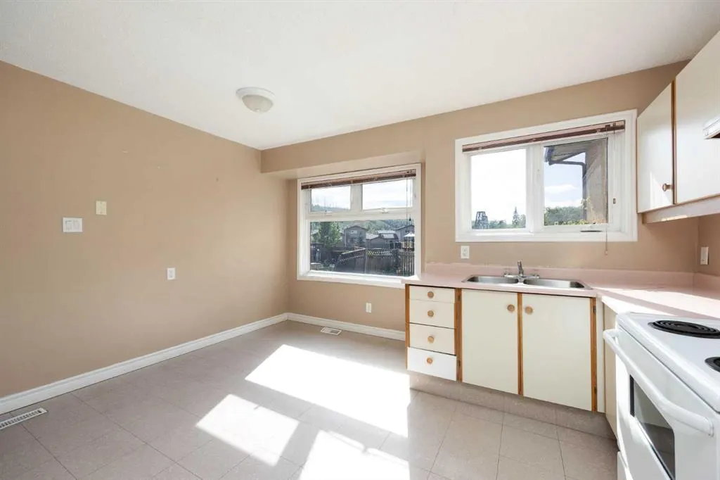 103 Grayling Crescent