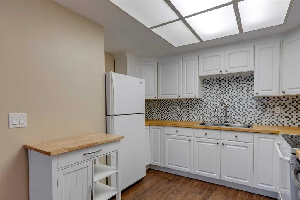 3015 51 Street SW, #5