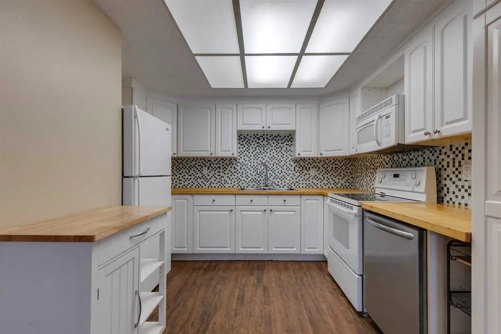 3015 51 Street SW, #5