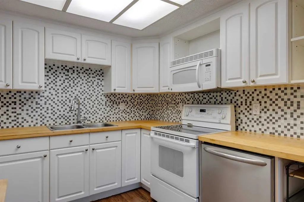 3015 51 Street SW, #5