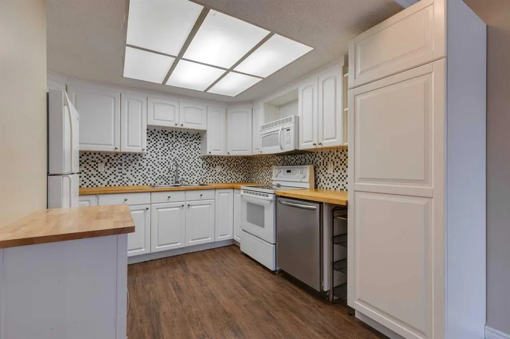 3015 51 Street SW, #5