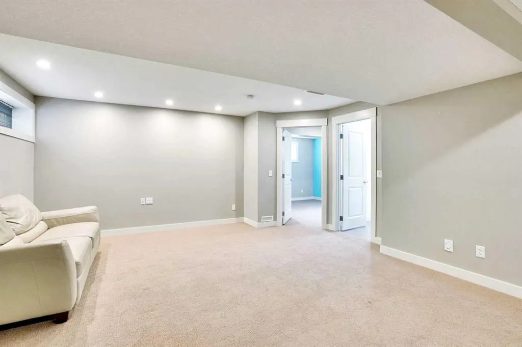 157 Rainbow Falls Boulevard