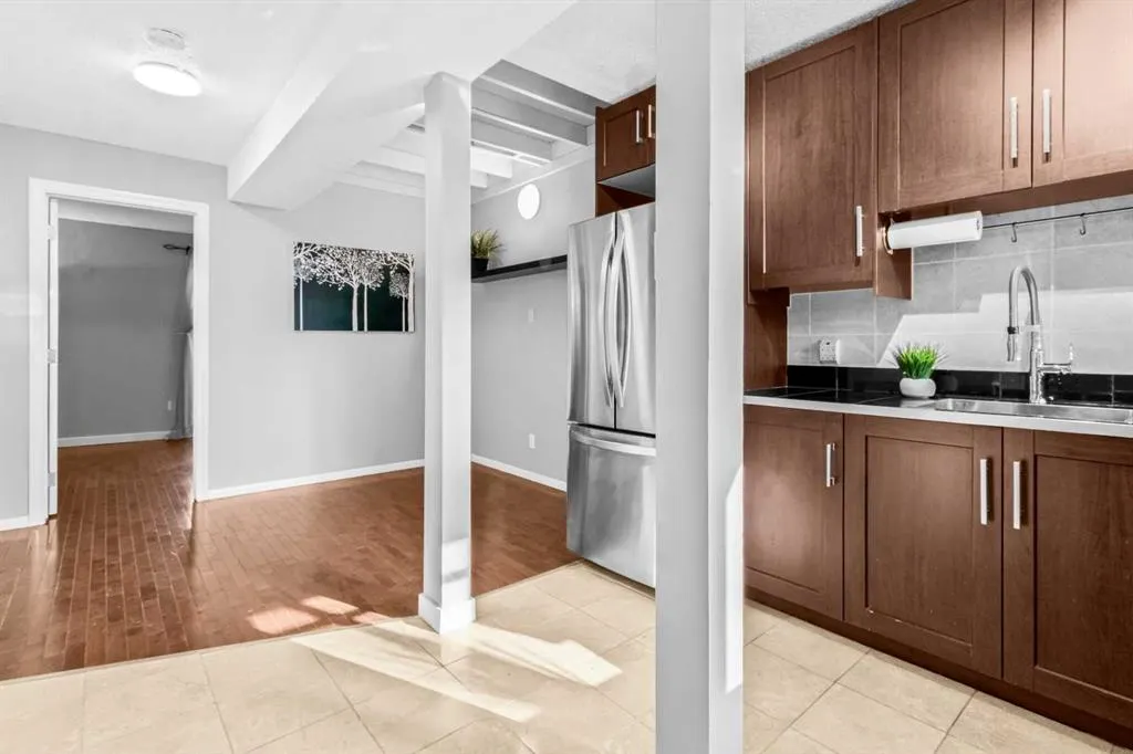 3726 Centre Street NE, #8