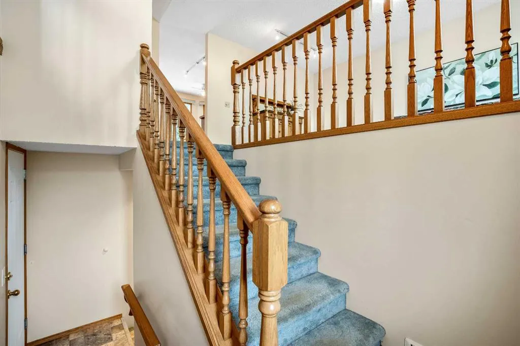 214 Fairway Drive NW