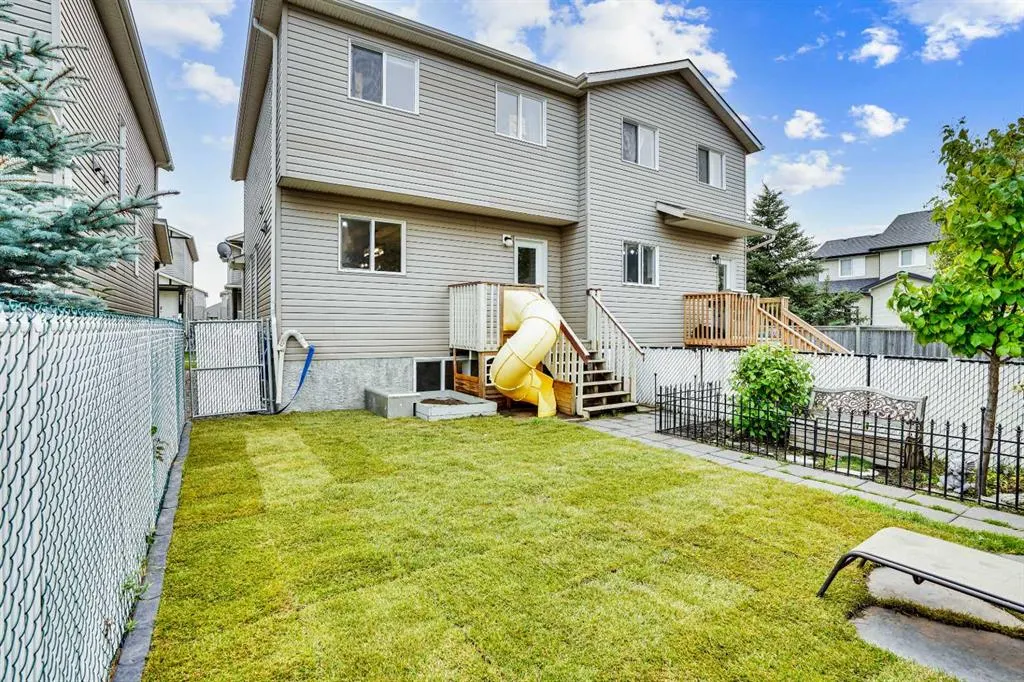 323 Sandford Place NW