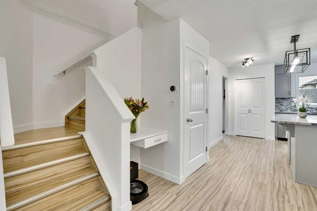 323 Sandford Place NW