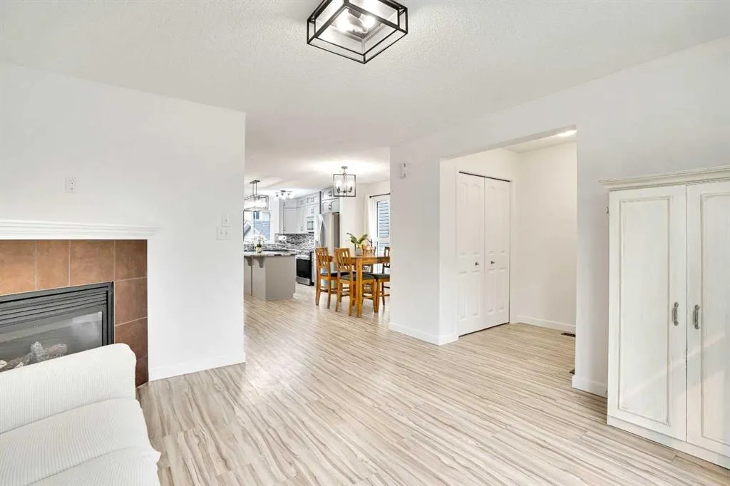 323 Sandford Place NW