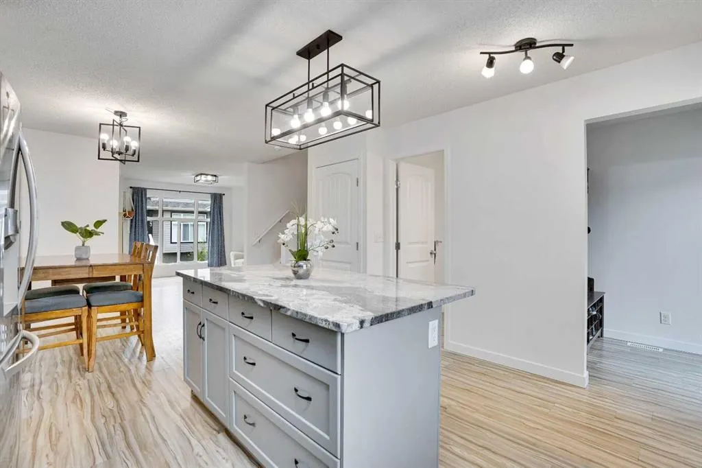 323 Sandford Place NW