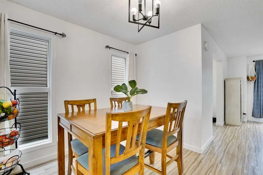 323 Sandford Place NW